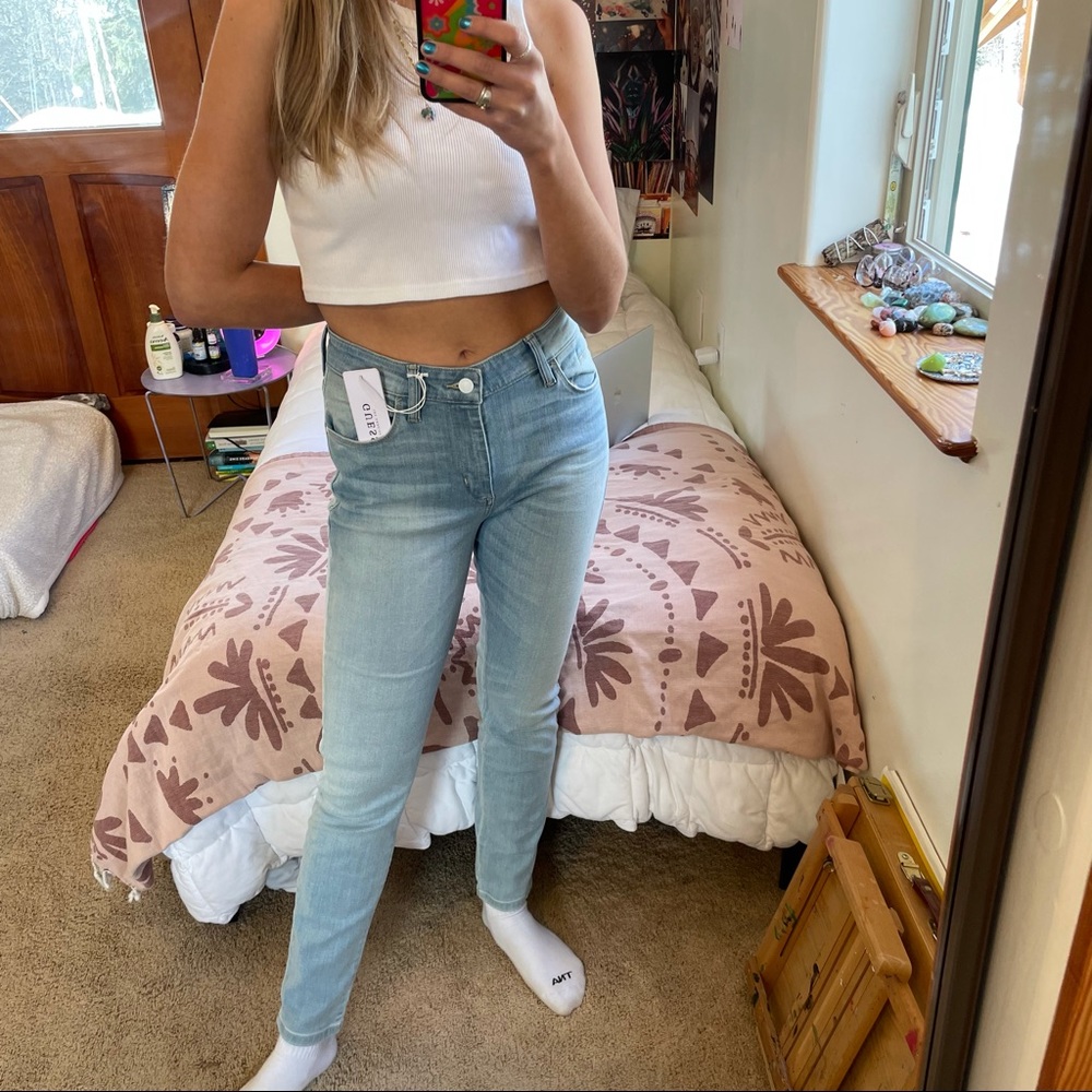 NWT Guess mid rise skinny jeans